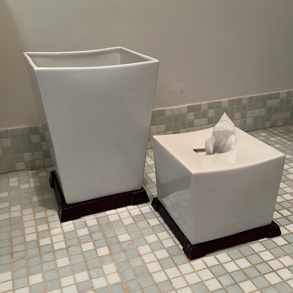 Umbra bathroom accessories
